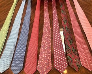 Consigned extremely good-looking ties: Salvatore Ferragamo, Hermes, Altea, Robert Talbott Estate etc.