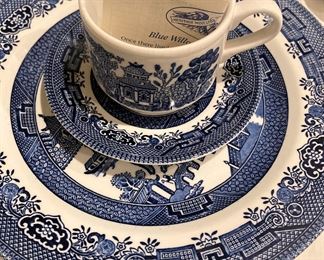 One 3-pc. place setting of Blue Willow