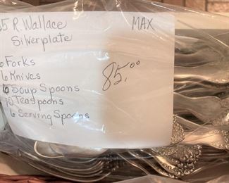 34 pieces of 1835 Wallace silverplate dinnerware