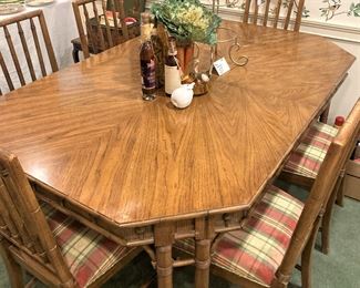 Breakfast table & 6 chairs