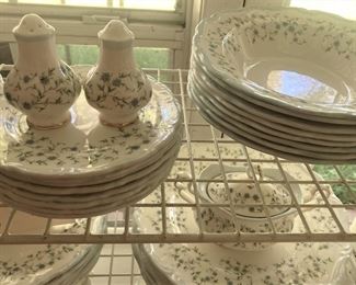 Royal Albert bone china "Caroline" (57 pieces)