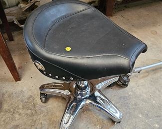 MOTORCYCLE SEAT ROLLING WORK STOOL