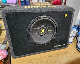 KICKER SPEAKER