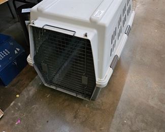 LARGE D0G CRATE