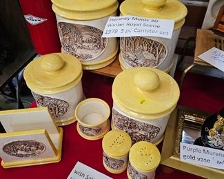 HERSHEY MOLDS 3D WINTER ROYAL SCENE 1979 5PC CANISTER SET