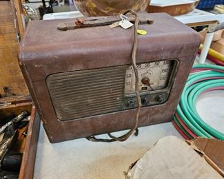 VINTAGE RADIO