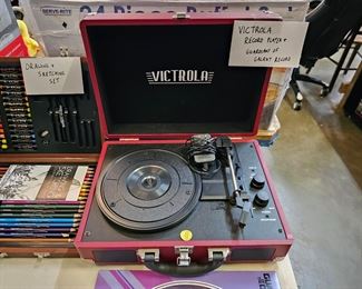  VICTROLA RECORD PLAYER AND GUARDIANS OF THE GALAXY RECORD