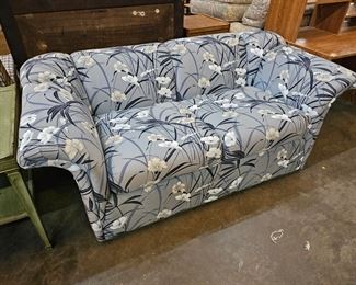 LOVE SEAT