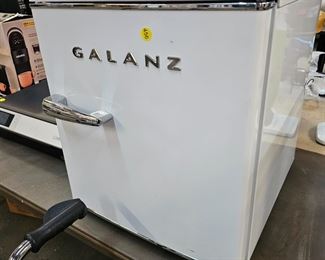 GALANZ MINI FRIDGE