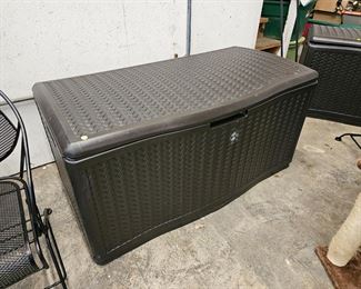 SUNCAST OUTDOOR STORAGE CHEST