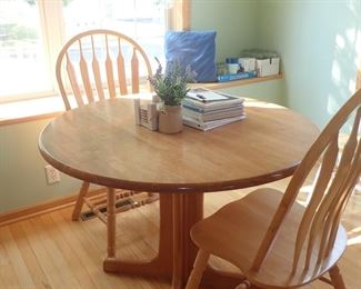 ROUND WOOD TABLE AND 2 CHAIRS