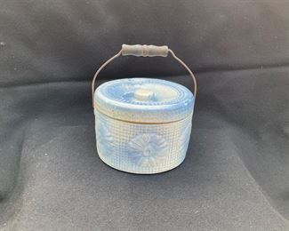 Blue and white stoneware bailed crock with lid. Daisies. 