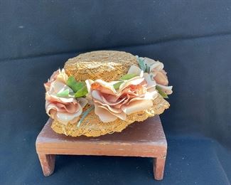 Vintage straw hat with silk roses. 
