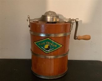 White Mountain ice cream freezer. Mint. Junior/salesman sample