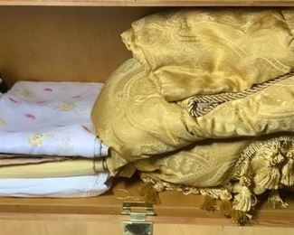 Linens & Blankets Cabinets