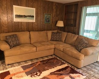 Klaussner Sectional Sofa w/ Sofa Bed - Perfect Condition!