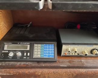 Realistic AM/FM Scanning Receiver - 300 Channel Pro 2004