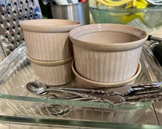 Set of 4 Creamware Noritake Ramekins