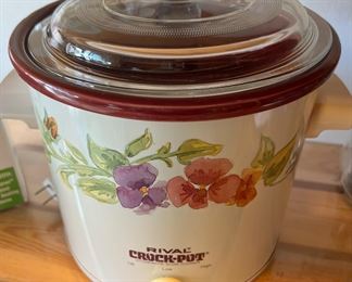 Floral Design Rival Crock Pot - Model 3100