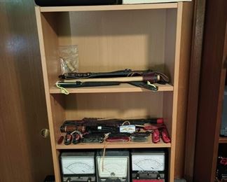 Heathkit IM-32 VTVM Vacuum Tube Volt-Meter,Sencore FE149 Senior Field Effect Meter Multimeter, Baygen Freeplay Wind Up Radio, The Simon Slide Viewing System