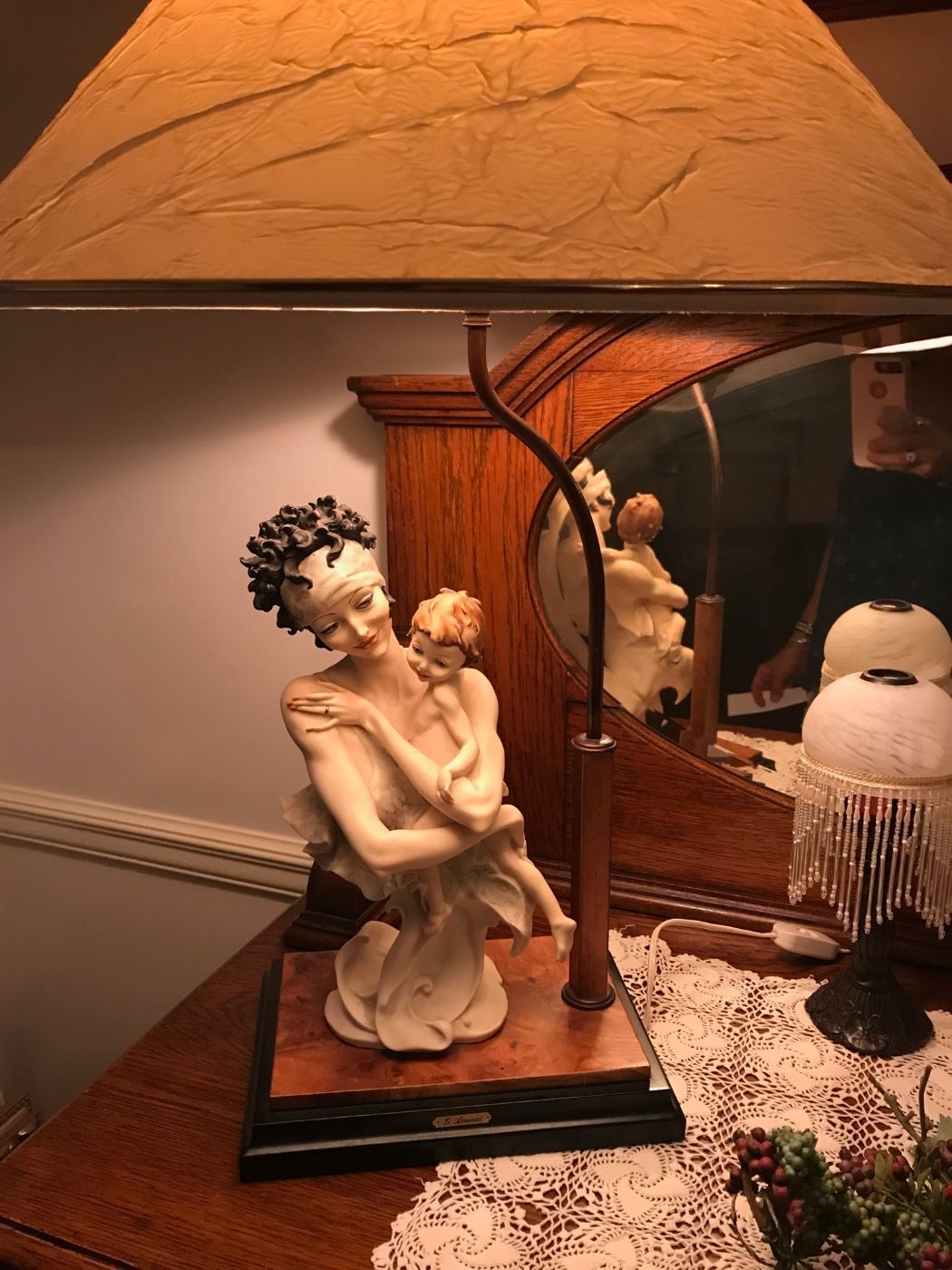 Giuseppe Armani Table Lamp owned by Professional Jazz Singer Keely Smith who passed in 2017