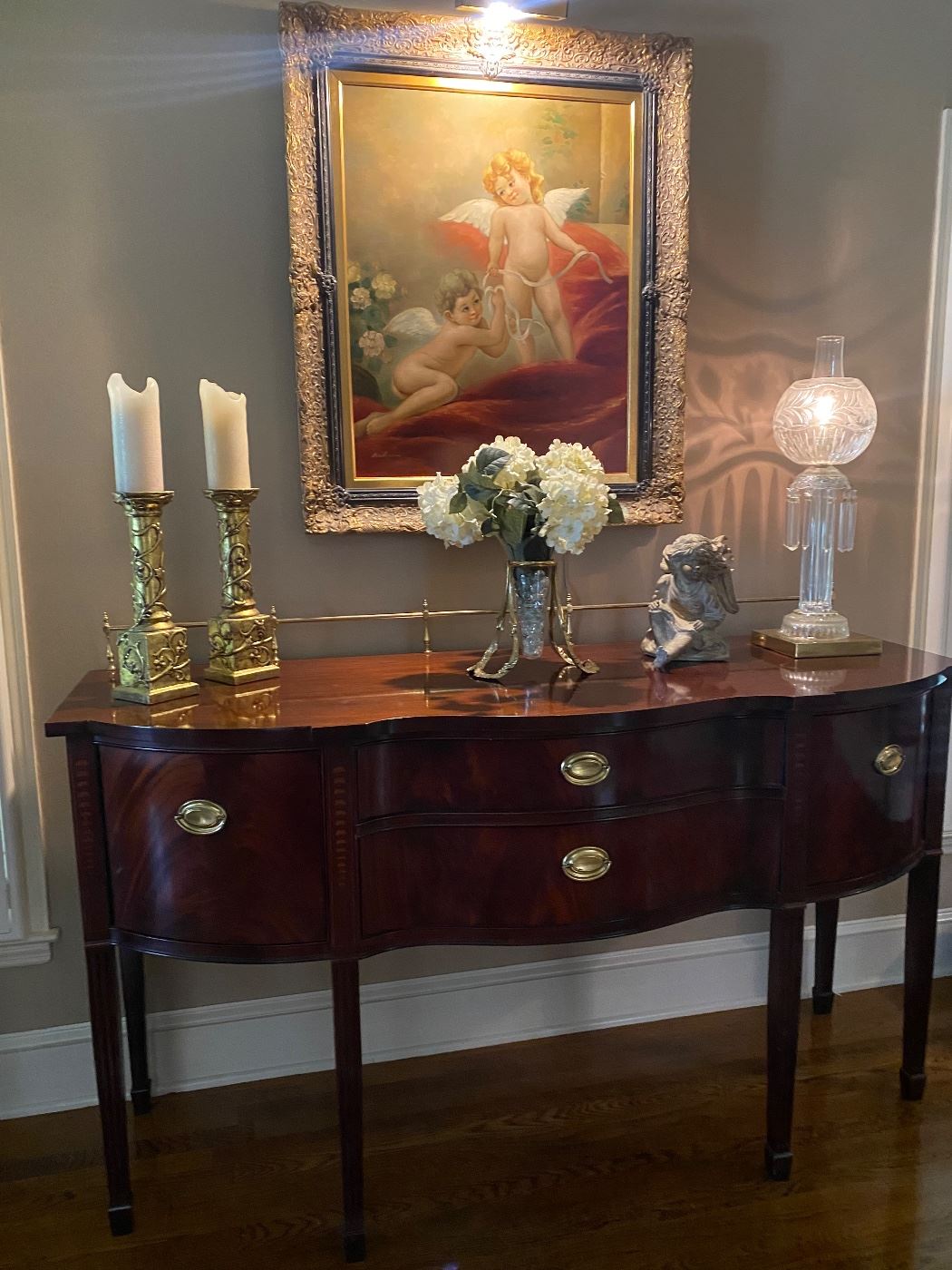 Beautiful Thomasville Hepplewhite Style Mahogany Sideboard/Buffet