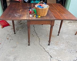 Antique dropleaf Dining Table