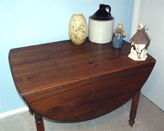 Nice drop leaf Table