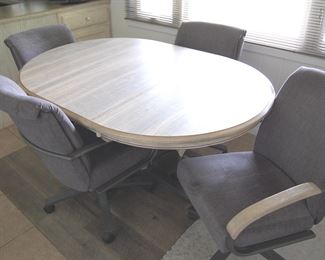 Nice Kitchen Table with leaf & 4 Upholstered Chairs!