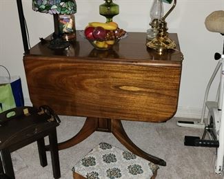Mint Condition Antique Walnut Drop Side Dining Table - Small Tiffany Style Lamp - Oil Lamps