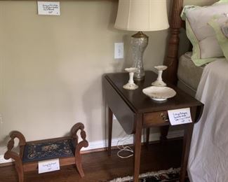 Vintage mahogany Pembroke style table (Virginia Galleries)