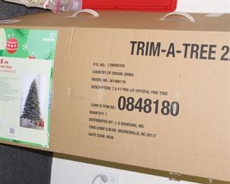 7.5 ft pre-lit Crystal Christmas pine tree.