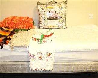 Boyd Natural Flex Ultra twin bed and box spring.  Like new!