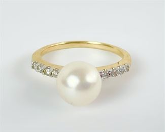 2.9 Grams Fine 14K Yellow Gold Diamond & Akoya Pearl Ring Size 6.75
