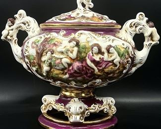 Capodimonte Keramos Porcelain Handled Lidded Tureen
