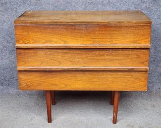 Mid Century Modern MCM 3 Drawer Chest of Drawers
