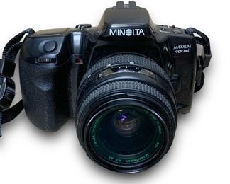 Minolta Maxxum 400si 35mm Auto Focus Film Camera w/ A Vintage Nikon F Photomic Ftn Prism Finder, A Minolta Maxxum AF Zoom 70-210mm 1:4.5 (22) -5.6 Lens, A Quantaray MX 35-80mm 1.4-5.6 AF Lens (Black) for Minolta/Sony A mount, And Even A Carrying Case!
