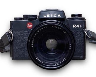 Leica R4s 35mm SLR Film Camera Body w/ A Leica Leitz Vario-Elmar R 35-70mm f3.5 E60 Lens S/N: 3318458 And A Leica Branded Carrying Case
