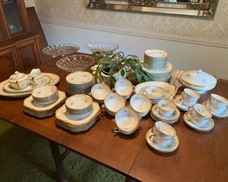 Noritake 'M' china, Val Saint Lambert