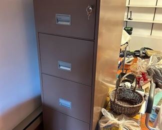 Fireproof locking file cabinet