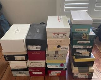 Ladies Shoes (Size 7)