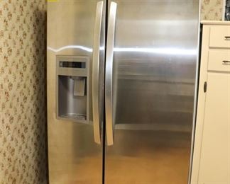 Fridge  NO WATER NO ICE  MACHINE  