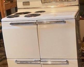 1950's Hot Point Push Button Double Oven Range (stove) with a "Burner with a Brain" see 1953 Ad on the following picture