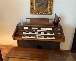 Unlock your inner Rick Wakeman with this superb organ.