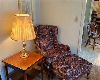 Chair with 8 shades of brown.