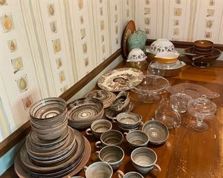 Very cool Santa Anita pottery set.