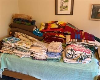 Lots of cool linens and quilts.