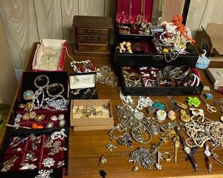 Pretty jewels for all occasions.