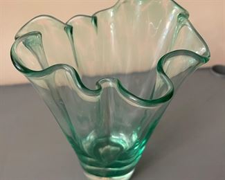 Fenton Style Ruffled Centerpiece Vase