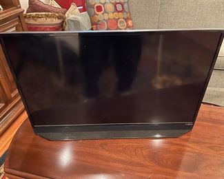 Vizio TV Model E280i-A1 w/ Remote